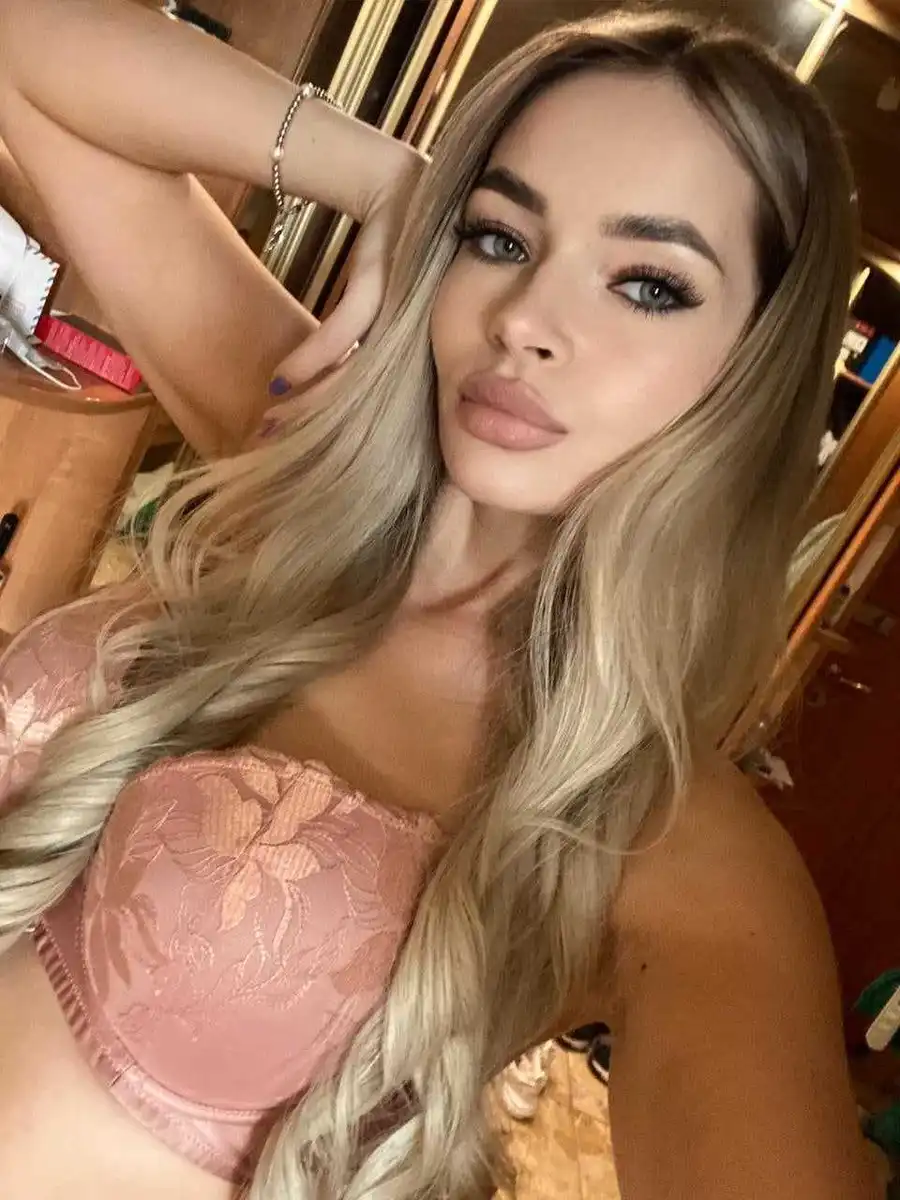 Asya escort in Paris
